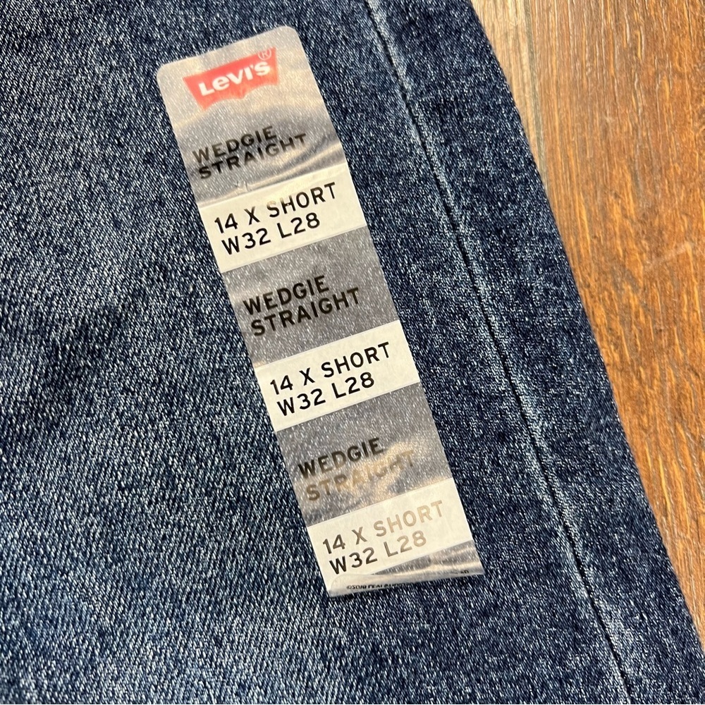 NWT Levi's® Premium WEDGIE STRAIGHT FIT WOMEN'S JEANS‎ SZ 32/14 x-short - Picture 6 of 10